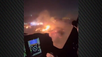 Οι απόκοσμες εικόνες από τις φωτιές στο Λος Άντζελες μέσα από ελικόπτερο της Πυροσβεστικής - Το «γιγάντιο σεσουάρ» και η εξαιρετικά επικίνδυνη κατάσταση