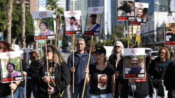 Οι όμηροι στη Γάζα κρατούνταν σε σήραγγες χωρίς να βλέπουν τον ήλιο για 8 μήνες, λέει Ισραηλινός αξιωματικός