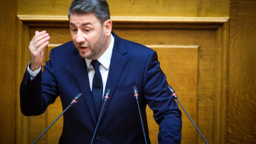 Βουλή: Κατατέθηκε η τροπολογία του ΠΑΣΟΚ για τις αυξήσεις στα ασφάλιστρα υγείας