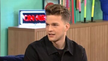 Θάνος Λάμπρου: Η αντίδρασή του όταν ενημερώθηκε για την πρόκρισή του στον εθνικό τελικό της Eurovision