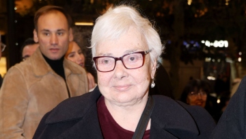 Ξένια Καλογεροπούλου: Μέχρι τα 12 ήμουν σε έναν παράδεισο, ξαφνικά με φώναξε η μαμά και μου είπε ότι ο μπαμπάς δεν μας θέλει