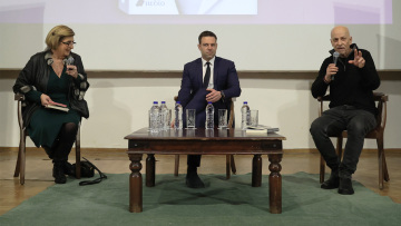 Από τη Δήμητρα Λιάνη μέχρι τον Βεργή και τη Βόσσου στην παρουσίαση του βιβλίου του Κασσελάκη - Βίντεο και φωτογραφίες