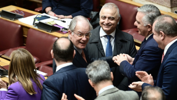 Τασούλας: Η τελευταία ομιλία του στη Βουλή  - Το «ευχαριστώ» στους βουλευτές και τα χειροκροτήματα