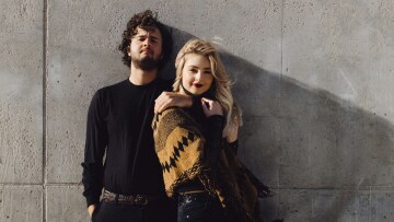 Το σημάδι που δείχνει πως μία σχέση «οδεύει στα βράχια» και η συνήθεια που δεν είναι τόσο κακή όσο νομίζουμε