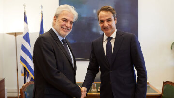 Σύσκεψη Μητσοτάκη – Στυλιανίδη για τις τιμές στα ακτοπλοϊκά εισιτήρια 