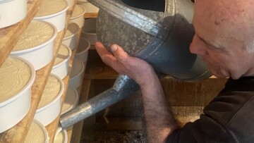 Ένα ρυζόγαλο μισού αιώνα ζωής, στα Βίλια της Αττικής, που δεν χρειάστηκε ποτέ marketing