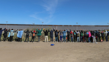 Καταφύγια στα σύνορα και panic button ετοιμάζει το Μεξικό για τις μαζικές απελάσεις μεταναστών του Τραμπ