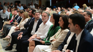 ΠΑΣΟΚ: Επιχείρηση απεμπλοκής από τη συζήτηση για τις συνεργασίες μετά τον διχασμό