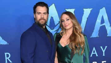 Ο Χένρι Κάβιλ αποκάλυψε ότι το παιδί που απέκτησε με τη σύντροφό του είναι κοριτσάκι