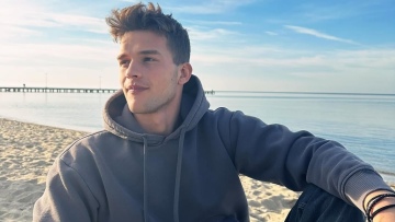 Θάνος Λάμπρου: Το X-Factor και το υποψήφιο τραγούδι «Free Love» για τη Eurovision που έγραψε ο Αντρέας Γεωργίου