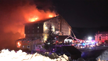 Τουρκία: «Πέθαναν μπροστά στα μάτια μας» - Συγκλονιστικές μαρτυρίες για τη φωτιά με τους 66 νεκρούς