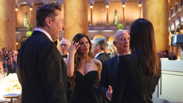 Η σπάνια δημόσια εμφάνιση του Μασκ με τη Σιβόν Ζίλις, τη μητέρα τριών παιδιών του σε πάρτι του Τραμπ