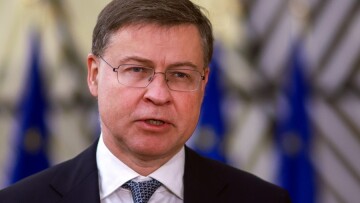 Ντομπρόβσκις: Η Ευρώπη είναι έτοιμη να απαντήσει ανάλογα αν επιβληθούν δασμοί από τον Τραμπ