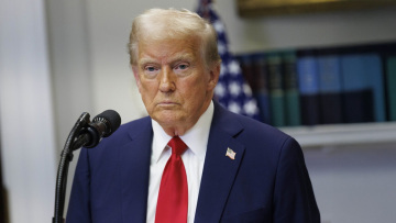 Ο Τραμπ ζητά από τις χώρες του ΝΑΤΟ να αυξήσουν τις αμυντικές δαπάνες στο 5% - «Εμείς σας προστατεύουμε, εσείς όχι»