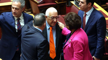 Νέος πρόεδρος της Βουλής με 247 ψήφους εκλέχτηκε ο Νικήτας Κακλαμάνης