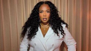 Η Lizzo ποζάρει με μαγιό στο Instagram μετά τη μεγάλη απώλεια βάρους