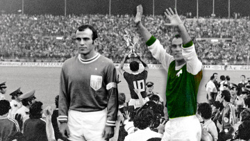 Μίμης Δομάζος: Η «γιγάντωση» του ΠΑΟ και η απομάκρυνσή του από την ομάδα - Η καριέρα στην ΑΕΚ, η σχέση του με τον Ολυμπιακό 