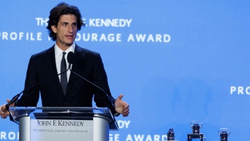 Ντόναλντ Τραμπ: Αντιδράσεις από τον εγγονό του JFK μετά τον αποχαρακτηρισμό των αρχείων της δολοφονίας του παππού του