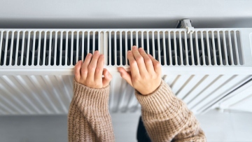 Επίδομα θέρμανσης: Γιατί το χάνουν όσοι μετακόμισαν το 2024 – Πώς εξετάζει να λύσει το θέμα το υπουργείο Οικονομικών