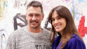 Τζέιμς Φράνκο: Στην Αθήνα για τα εγκαίνια της έκθεσής του - Στο πλευρό του η ελληνικής καταγωγής σύντροφός του