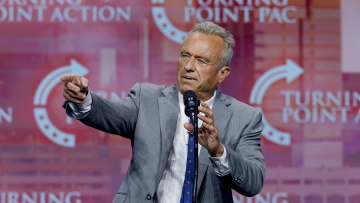 Στο στόχαστρο Δημοκρατικών ο Ρόμπερτ Κένεντι Τζούνιορ  - Ξεκινούν έρευνα για την γρίπη των πτηνών