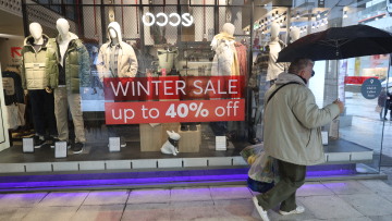 Υπουργείο Ανάπτυξης: Στις 17 Μαρτίου ξεκινούν έλεγχοι για παραπλανητικές εκπτώσεις και προσφορές