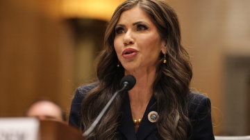 Αναστέλλεται η παροχής βίζας με λοταρία στις ΗΠΑ: Μέσω αυτής φέρεται να μπήκε στη χώρα ο δράστης της επίθεσης στο Brown