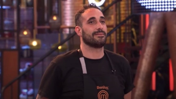 MasterChef: Ο Βασίλης Κορατζόπουλος αποχώρησε πρώτος από τον διαγωνισμό με έναν βαθμό διαφορά