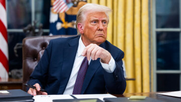 Δικαστής μπλόκαρε μέχρι τις 3 Φεβρουαρίου το «πάγωμα» των ομοσπονδιακών επιχορηγήσεων από τον Τραμπ  