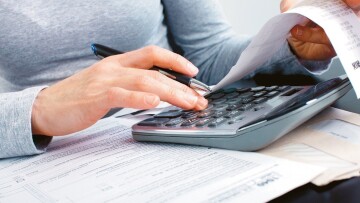 Ποιοι ωφελούνται από τις νέες φορολογικές ελαφρύνσεις - Η ημερομηνία «κλειδί»