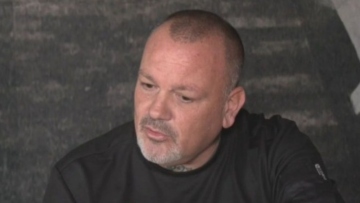 Δημήτρης Σκαρμούτσος: Το καλύτερο που έκαναν οι γονείς μου ήταν ότι έκοψαν τις σχέσεις μαζί μου