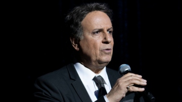 Χάρης Ρώμας για τη μητέρα του: Είμαι εξοικειωμένος με την ιδέα του δικού μου τέλους, αλλά το δικό της δεν θέλω να το σκεφτώ