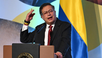 Η Κολομβία έκανε πίσω μετά τους δασμούς Τραμπ - Στέλνει το προεδρικό αεροσκάφος για την επιστροφή μεταναστών