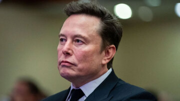 Οι συνεργάτες του Μασκ κλείδωσαν δημόσιους λειτουργούς έξω από τη βάση δεδομένων των ομοσπονδιακών υπαλλήλων