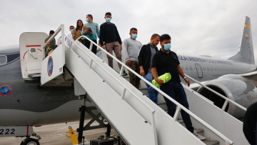 Στην Κολομβία δύο αεροσκάφη με απελαθέντες μετανάστες από τις ΗΠΑ - «Είναι ελεύθεροι και αξιοπρεπείς στη χώρα τους»