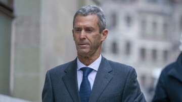 Ένταλμα σύλληψης σε βάρος του  Μπένι Στάινμετζ μετά την απόφαση του Συμβουλίου Εφετών να εκδοθεί στη Ρουμανία 