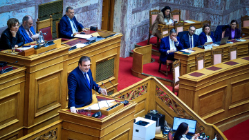 Βουλή: «Nαι» στη σύμβαση για τα Δημόσια Ωνάσεια Σχολεία από ΝΔ, ΠΑΣΟΚ και Πλεύση Ελευθερίας