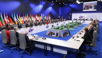 ΕΕ: Η μεταναστευτική πολιτική Τραμπ κυριάρχησε στις συζητήσεις των Ευρωπαίων υπουργών Εσωτερικών