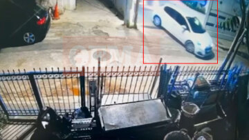 Η στιγμή που ο δράστης και ο συνεργός της δολοφονίας του τοπογράφου κρύβουν τα οχήματά τους - Δείτε βίντεο