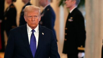 Τραμπ: Αμερικανικές δυνάμεις πραγματοποίησαν αεροπορικά πλήγματα κατά της οργάνωσης Ισλαμικό Κράτος στη Σομαλία