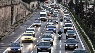 Ξεκινούν οι ηλεκτρονικές διασταυρώσεις για ανασφάλιστα οχήματα με απλήρωτα τέλη κυκλοφορίας και ΚΤΕΟ – Τσουχτερά τα πρόστιμα