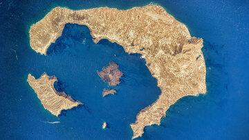 Σεισμοί: Νέες δονήσεις μεταξύ Σαντορίνης και Αμοργού - Ανεβαίνει το επίπεδο κινδύνου, λέει ο Παπαδόπουλος - Όλα τα μέτρα