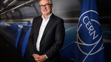 «Μπορεί να μας απαντήσει πότε θα τελειώσει το σύμπαν» - Τι προβλέπει ο νέος επικεφαλής του Cern για την ΑΙ