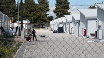 Μαχαίρωσαν 20χρονο στη δομή μεταναστών στη Ριτσώνα, αναζητείται ο δράστης