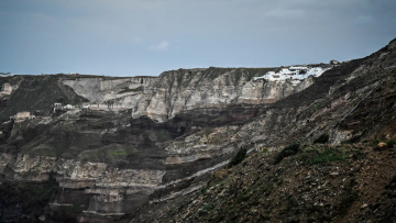 Όλα τα σενάρια ανοιχτά για τα Ρίχτερ στη Σαντορίνη - Οι εκτιμήσεις των ειδικών για το μέγεθος των σεισμών, πώς θα εξελιχθεί το φαινόμενο