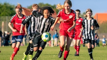 Πώς το μισθολογικό χάσμα μεταξύ των δύο φύλων ξεκινά από την παιδική ηλικία