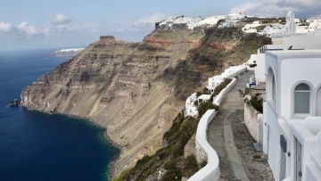 Την επόμενη εβδομάδα θα εγκατασταθεί παλιρροιογράφος στην Σαντορίνη, λέει ο Συνολάκης 