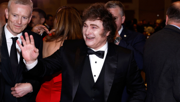  Ο Χαβιέρ Μιλέι στα βήματα του Τραμπ: Εχθρός της woke κουλτούρας και των τρανς, «φαν» του Έλον Μασκ