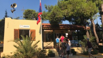  Ανοίγουν οι κατασκηνώσεις στον Άγιο Ανδρέα για φιλοξενία κατοίκων των Κυκλάδων