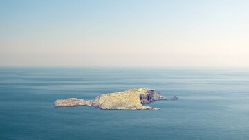 Σεισμοί στη Σαντορίνη: Τι είναι το τεκτονικό κέρας της Ανύδρου που έχει δραστηριοποιηθεί